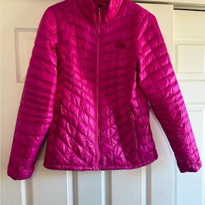 Womens The North Face light weight puffer jacket